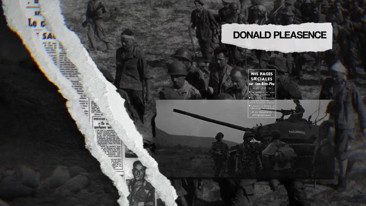 Donald Pleasence, sur une colonne de soldats et un char