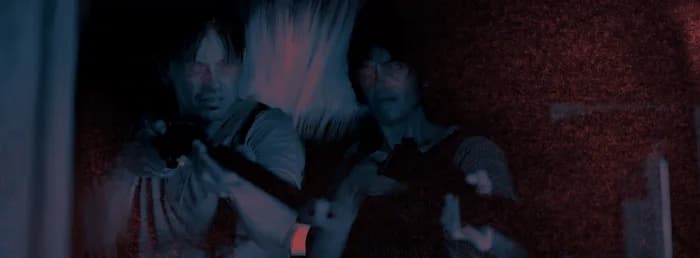 Deux guitaristes jouant face à face